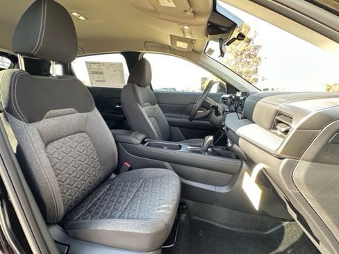 Certified 2025 Nissan Kicks SV AWD/4WD image 25
