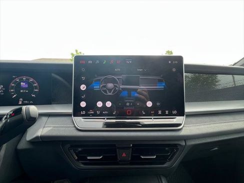 New 2026 Volkswagen Tiguan SE R-Line AWD/4WD image 16
