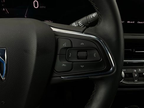 Used 2025 Buick Envista Sport Touring image 34