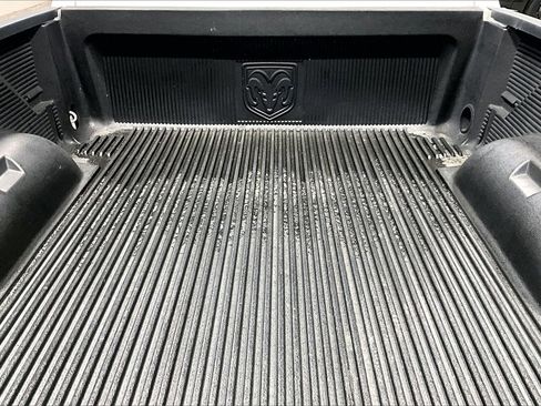 Used 2017 RAM 1500 Express image 8