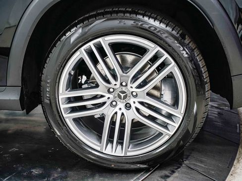 Used 2026 Mercedes-Benz GLS 450 4MATIC image 10