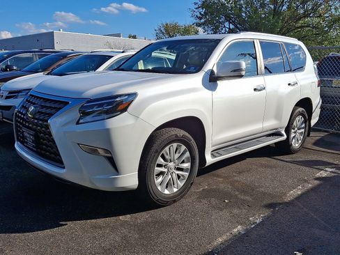 Used 2020 Lexus GX 460 image 3