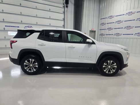 Used 2025 Chevrolet Equinox LT image 9