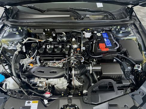 Used 2025 Honda Accord LX image 32