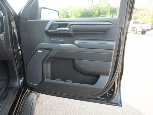 Used 2024 GMC Sierra 1500 AT4 w/ Technology Package AWD/4WD image 9