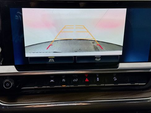 Used 2023 Chevrolet Silverado 1500 LT w/ Z71 Off-Road Package image 19