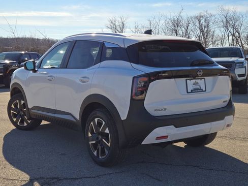 Used 2026 Nissan Kicks SV w/ Interior Electronics Package AWD/4WD image 13