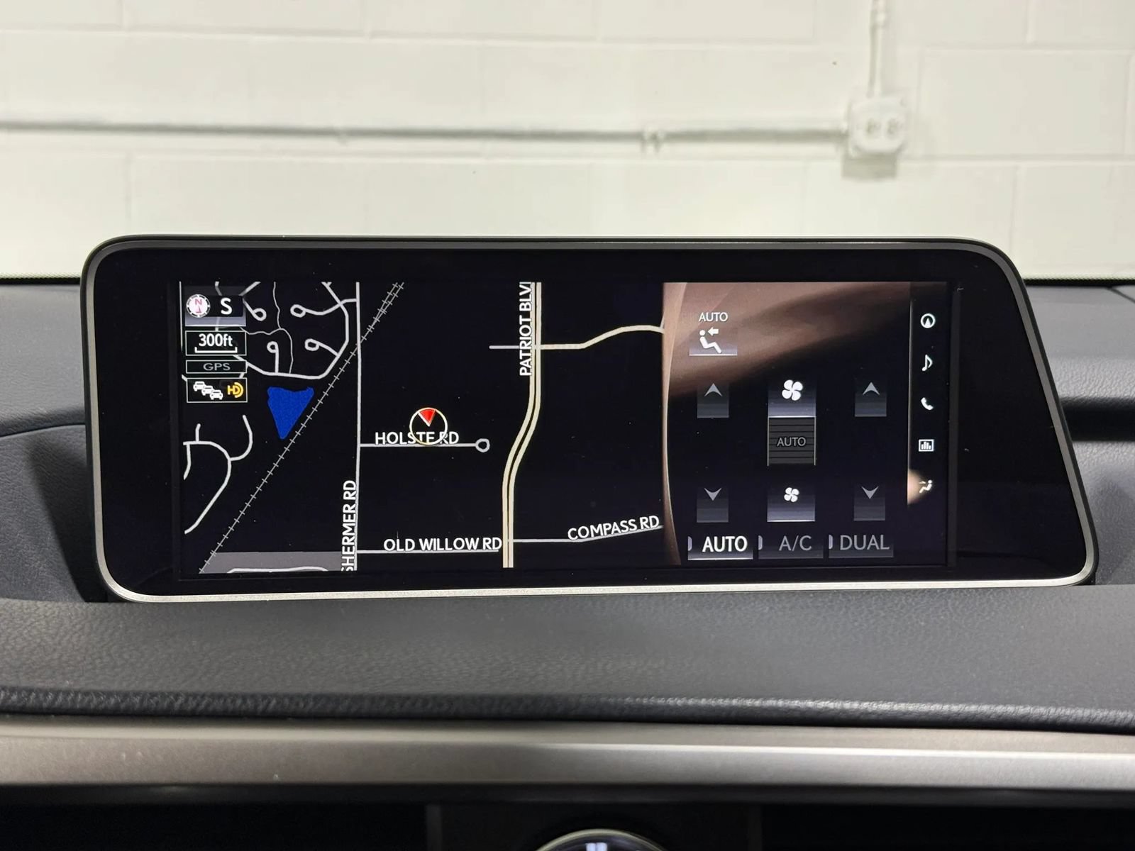 Used 2017 Lexus RX 350 AWD w/ Premium Package image 32