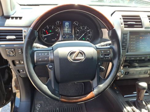 Used 2017 Lexus GX 460 AWD/4WD image 8