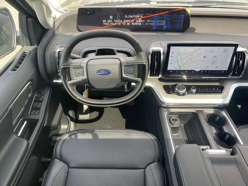 New 2025 Ford Expedition Max Platinum image 10