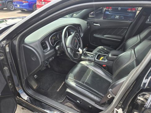 Used 2016 Dodge Charger SXT w/ AWD Plus Group image 4