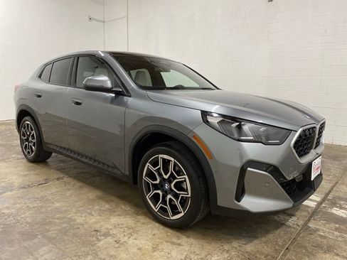 Used 2026 BMW X2 xDrive28i AWD/4WD image 7