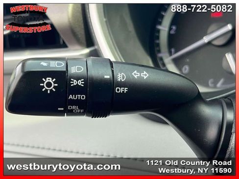 Used 2022 Toyota Highlander XLE image 27