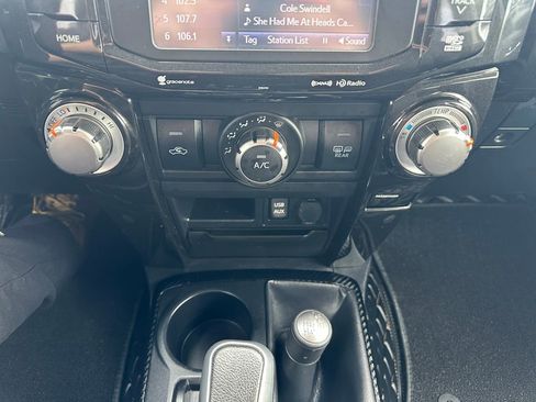 Used 2019 Toyota 4Runner TRD Off-Road Premium AWD/4WD image 17