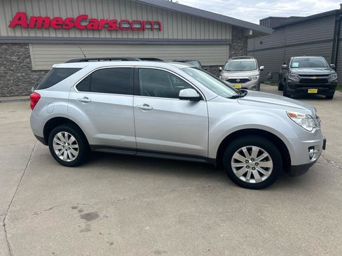 Used 2011 Chevrolet Equinox LT FWD image 2