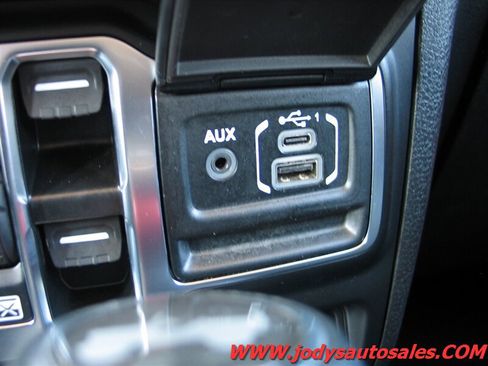 Used 2025 Jeep Wrangler Unlimited Sport AWD/4WD image 26