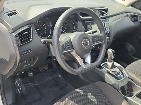 Used 2020 Nissan Rogue Sport S image 19