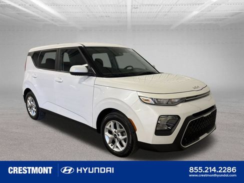 Used 2022 Kia Soul LX w/ Technology Package FWD image 1