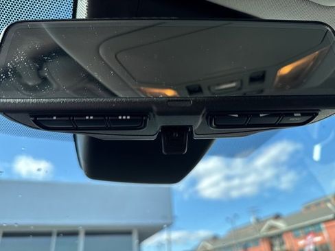 Used 2019 Toyota RAV4 Limited image 15