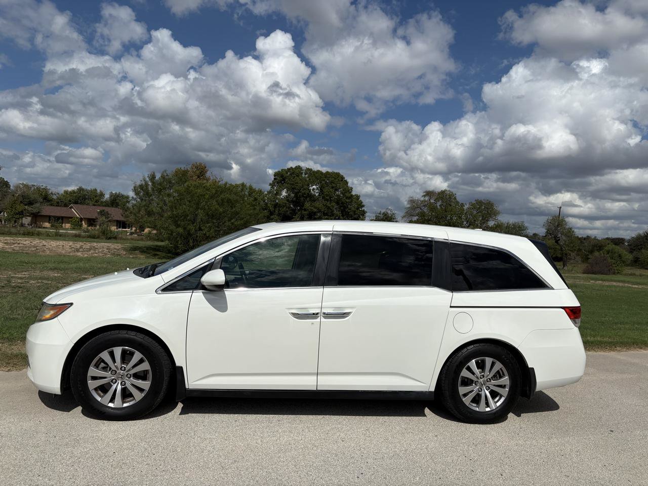 Used 2014 Honda Odyssey EX-L image 2