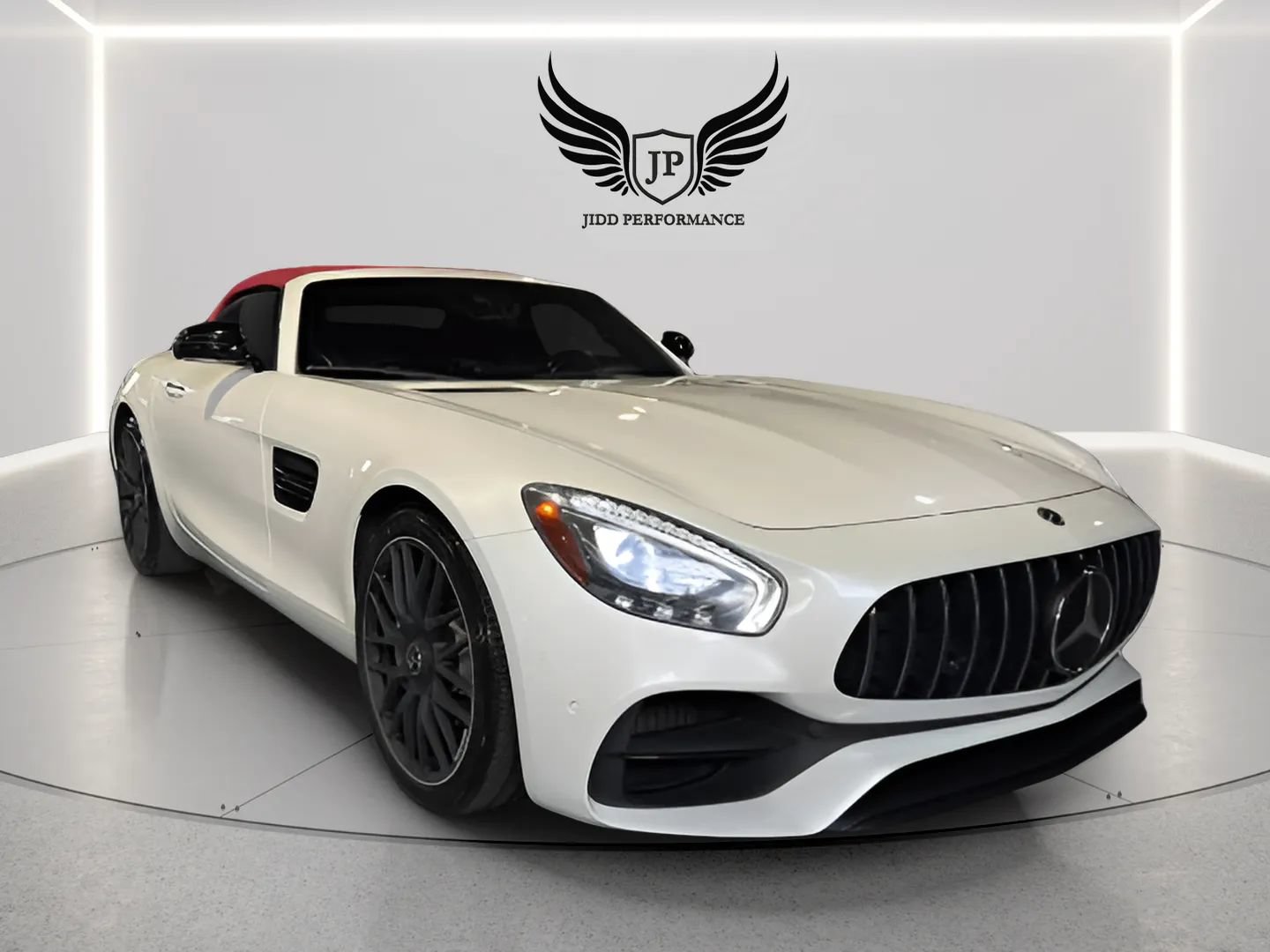 Used 2018 Mercedes-Benz AMG GT Roadster image 1
