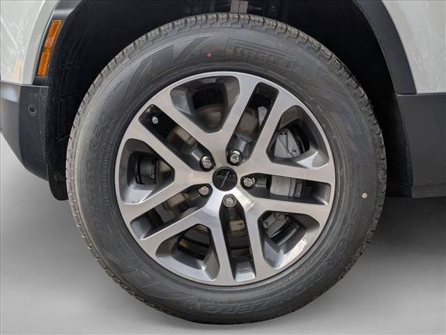 Used 2026 Land Rover Defender 130 S AWD/4WD image 10
