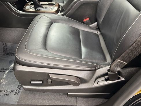 Used 2022 GMC Canyon Elevation w/ Elevation Premium Package image 14