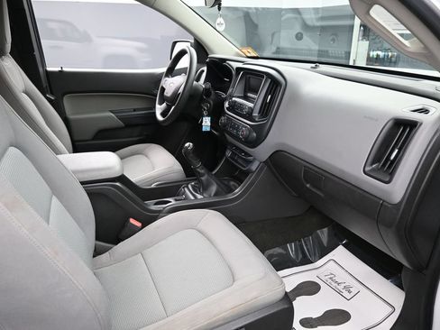 Used 2017 Chevrolet Colorado W/T RWD image 31
