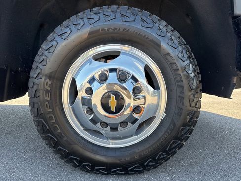 Used 2022 Chevrolet Silverado 3500 LTZ w/ LTZ Texas Edition image 11