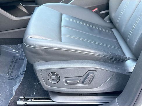 Used 2022 Audi Q4 e-tron Premium w/ Convenience Package image 19