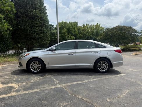 Used 2016 Hyundai Sonata SE FWD image 4