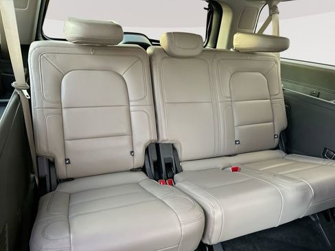 Used 2022 Lincoln Navigator L Reserve AWD/4WD image 30