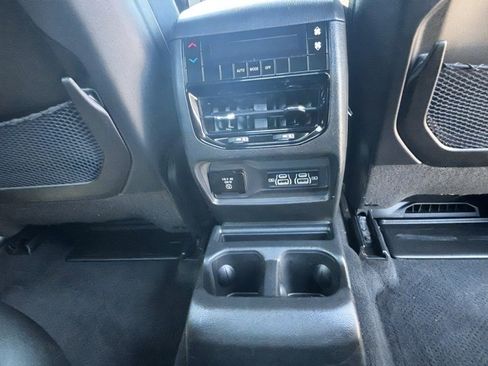 Used 2025 Jeep Grand Cherokee L Altitude RWD image 30