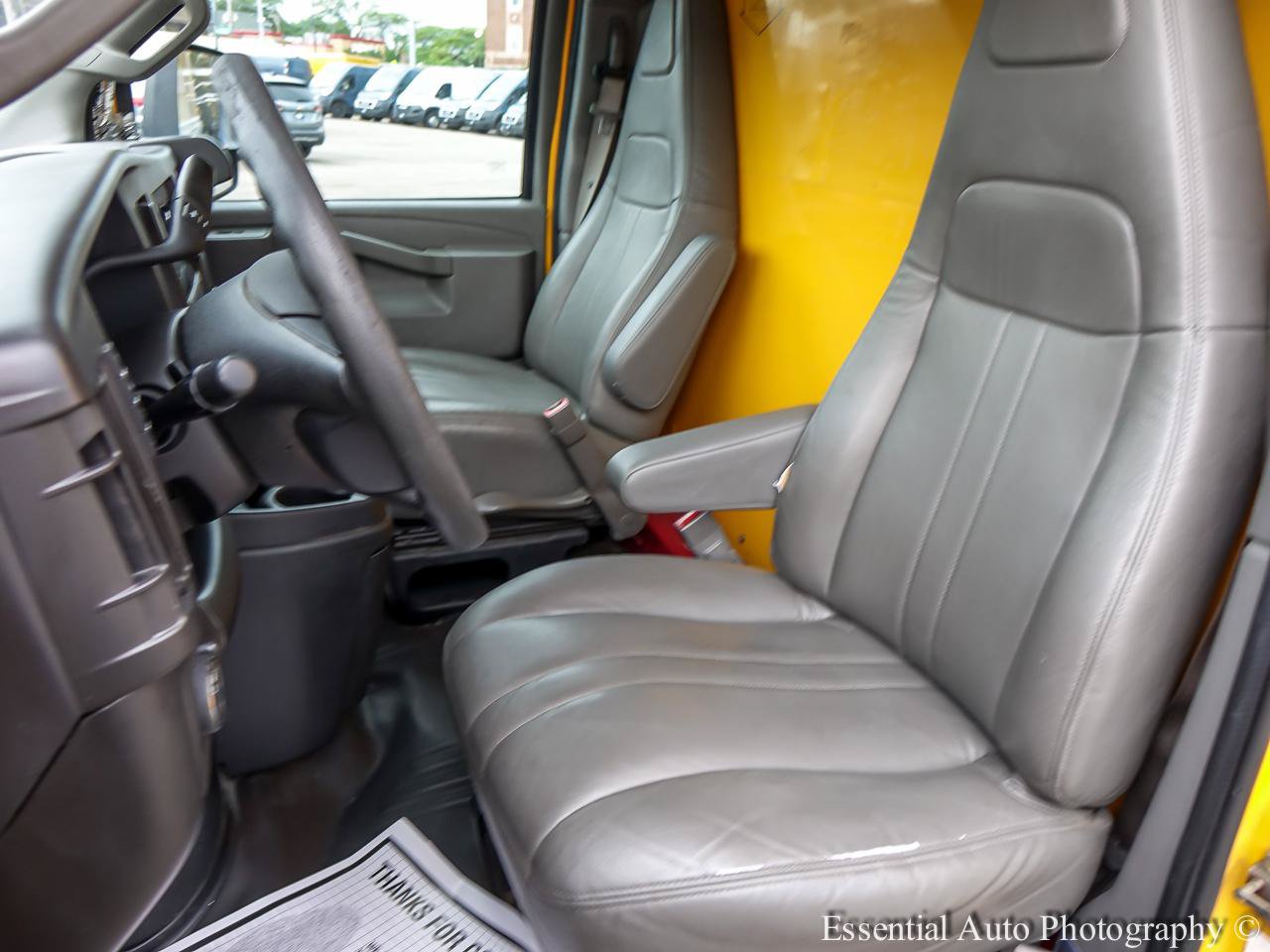 Used 2021 GMC Savana 3500 Extended w/ Power Convenience Package RWD image 8