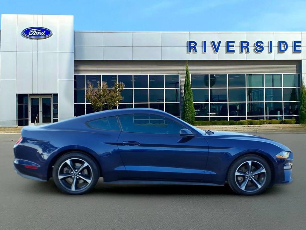 Used 2020 Ford Mustang Coupe RWD image 8
