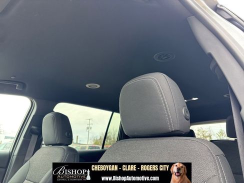 Used 2024 Chevrolet Traverse LT w/ Midnight/Sport Edition FWD image 29