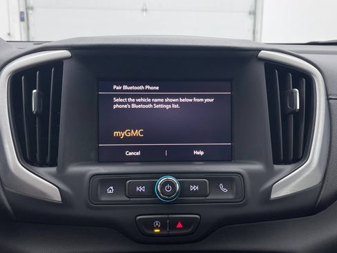 Used 2024 GMC Terrain SLE FWD image 22