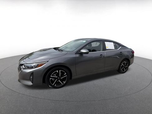 Used 2025 Nissan Sentra SV FWD image 8