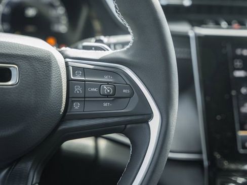New 2026 Jeep Grand Cherokee L 4WD image 36