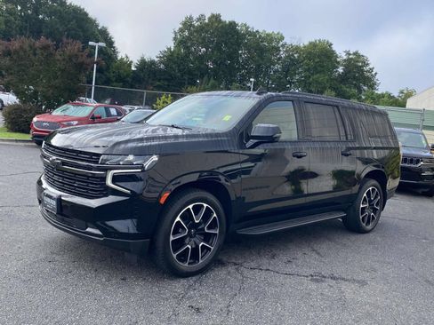 Used 2022 Chevrolet Suburban RST w/ Sport Performance Package AWD/4WD image 3