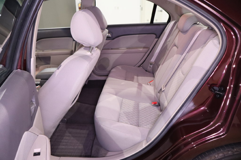 Used 2011 Ford Fusion SE w/ 201A Rapid Spec Order Code FWD image 27
