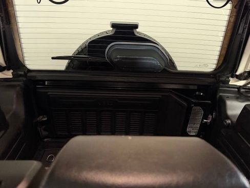 Used 2022 Jeep Wrangler Unlimited Rubicon 4xe w/ Cold Weather Group AWD/4WD image 21