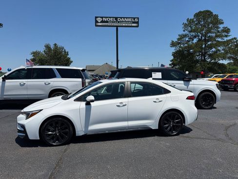 Used 2023 Toyota Corolla XSE FWD image 1