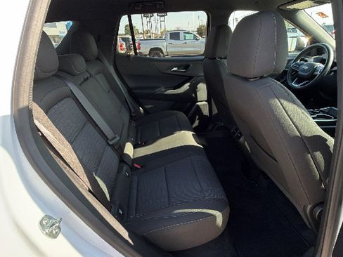 Used 2026 Chevrolet Equinox LT FWD image 26