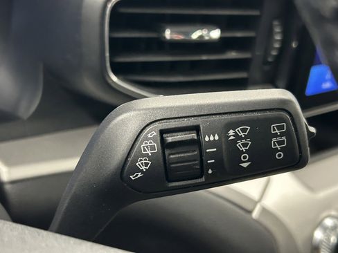 Used 2022 Ford Explorer XLT w/ Equipment Group 202A image 24