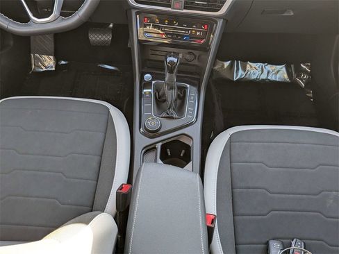 Used 2025 Volkswagen Taos SE image 20