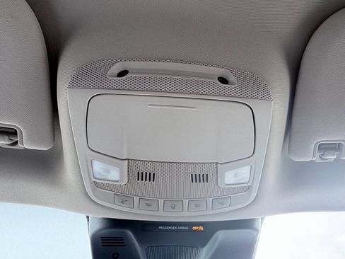 Used 2024 Ford Expedition XLT image 17