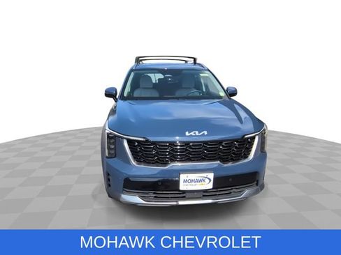Used 2024 Kia Sorento S AWD/4WD image 3