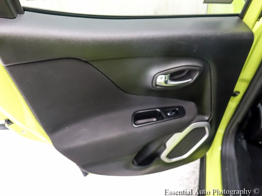 Used 2018 Jeep Renegade Latitude w/ Popular Equipment Group AWD/4WD image 20