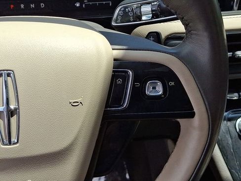 Used 2021 Lincoln Corsair AWD w/ Premium Package image 28